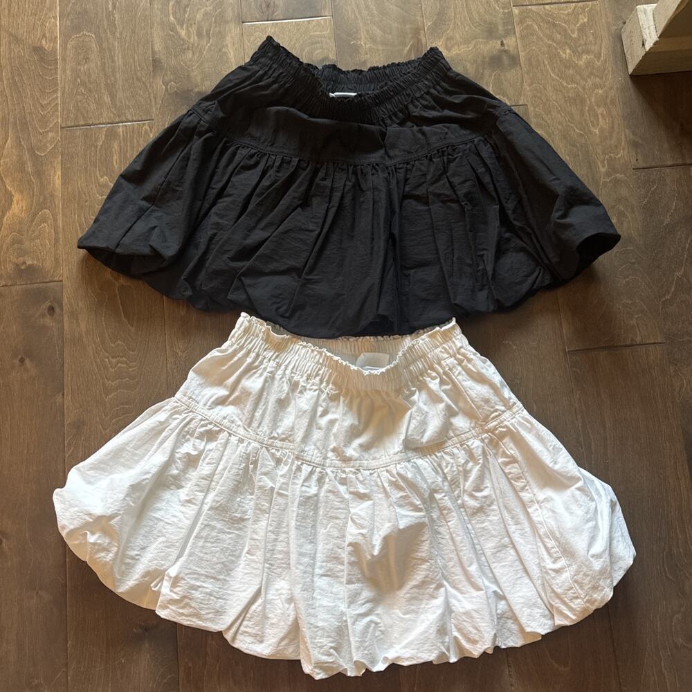 Women’s NewMe Skirt Lot Of 2 Ruffles Black And White Size M Skort